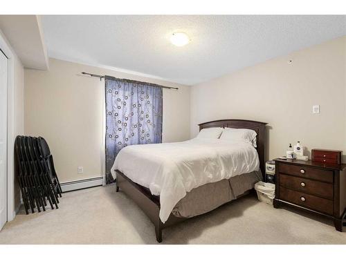 3422-60 Panatella Street Nw, Calgary, AB - Indoor Photo Showing Bedroom