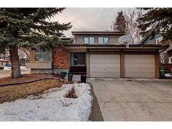 236 Deercrest Place SE Calgary, AB T2J 5W4