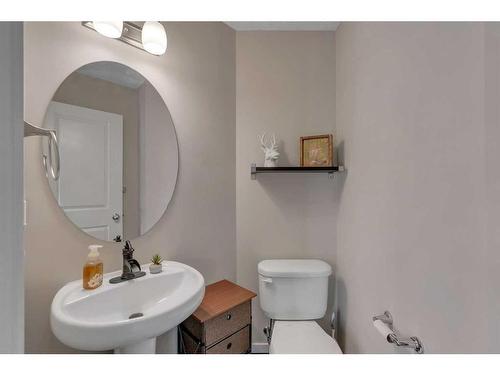 124 Panamount Way Nw, Calgary, AB - Indoor Photo Showing Bathroom