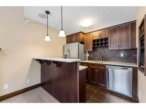 212 Cranarch Circle Se, Calgary, AB - Indoor Photo Showing Kitchen