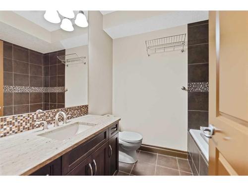 212 Cranarch Circle Se, Calgary, AB - Indoor Photo Showing Bathroom