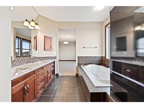 212 Cranarch Circle Se, Calgary, AB - Indoor Photo Showing Bathroom