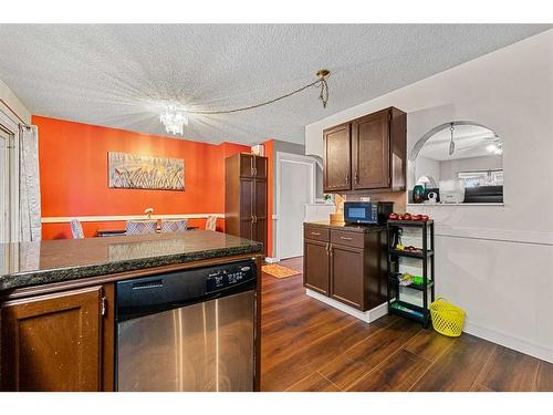 81 Castleglen Road Ne, Calgary, AB - Indoor Photo Showing Kitchen