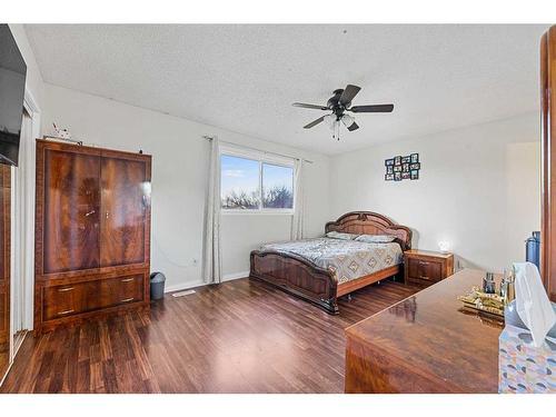 81 Castleglen Road Ne, Calgary, AB - Indoor Photo Showing Bedroom