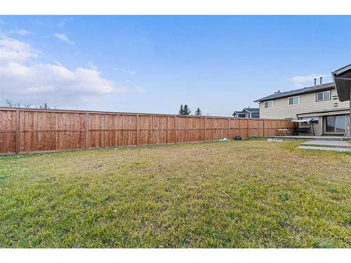 81 Castleglen Road Ne, Calgary, AB - Outdoor