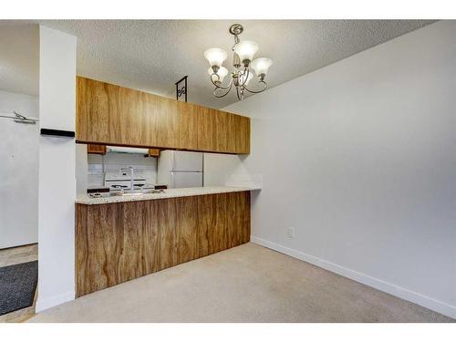 1110-738 3 Avenue Sw, Calgary, AB - Indoor Photo Showing Kitchen