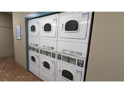 1110-738 3 Avenue Sw, Calgary, AB - Indoor Photo Showing Laundry Room