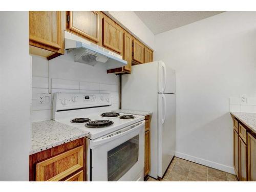 1110-738 3 Avenue Sw, Calgary, AB - Indoor Photo Showing Kitchen