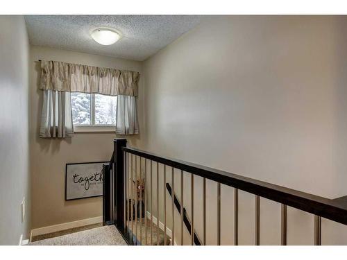 7-10001 Brookpark Boulevard Sw, Calgary, AB - Indoor Photo Showing Other Room