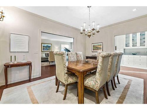 1109 Dorchester Avenue Sw, Calgary, AB - Indoor Photo Showing Dining Room