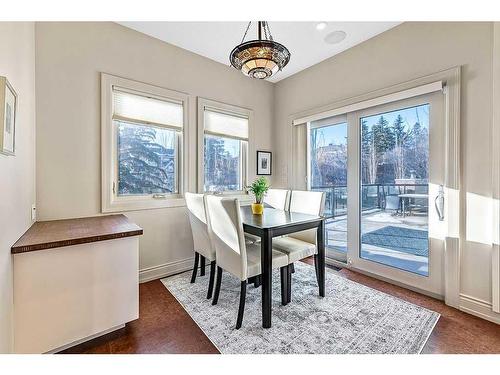 1109 Dorchester Avenue Sw, Calgary, AB - Indoor Photo Showing Dining Room