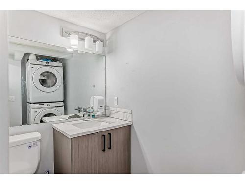 195 Castleridge Drive Ne, Calgary, AB - Indoor Photo Showing Laundry Room