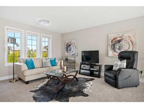 311 Silverado Crest Landing Sw, Calgary, AB - Indoor Photo Showing Living Room