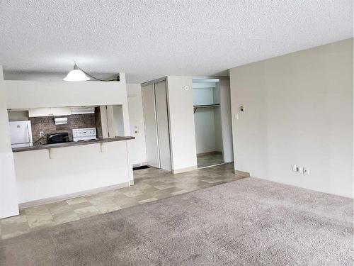 412-221 6 Avenue Se, Calgary, AB - Indoor Photo Showing Kitchen