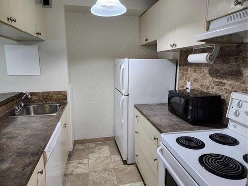 412-221 6 Avenue Se, Calgary, AB - Indoor Photo Showing Kitchen