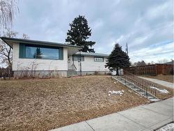 3808 25 Avenue SW Calgary, AB T3E 0L4