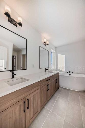 27 Saddlebred Place, Cochrane, AB - Indoor Photo Showing Bathroom