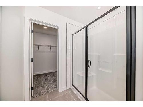 27 Saddlebred Place, Cochrane, AB - Indoor Photo Showing Bathroom