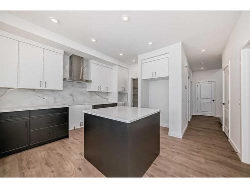 27 Saddlebred Place, Cochrane, AB - Indoor Photo Showing Kitchen