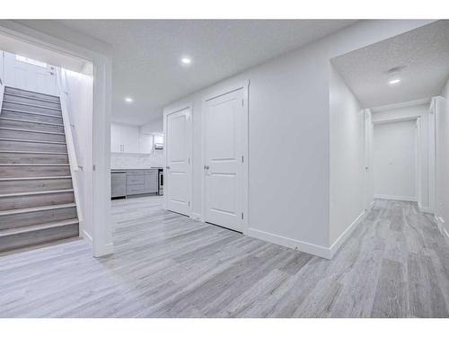 171 Edenwold Drive Nw, Calgary, AB - Indoor Photo Showing Other Room