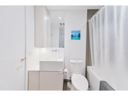 501-615 6 Avenue Se, Calgary, AB - Indoor Photo Showing Bathroom