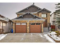 88 Somerglen Common SW Calgary, AB T2Y 4A3