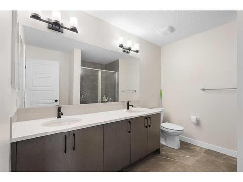 254 Alpine Boulevard Sw, Calgary, AB - Indoor Photo Showing Bathroom