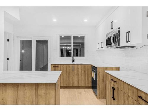 414 Templeview Drive Ne, Calgary, AB - Indoor Photo Showing Kitchen