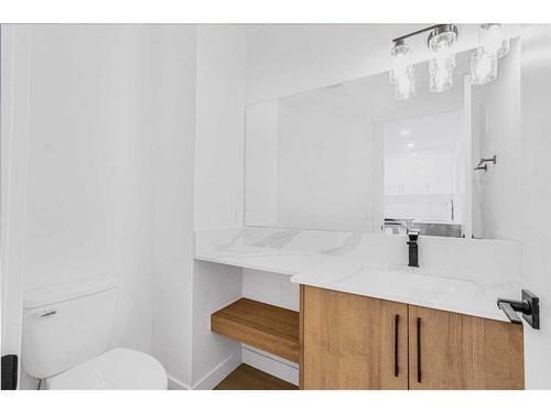 414 Templeview Drive Ne, Calgary, AB - Indoor Photo Showing Bathroom