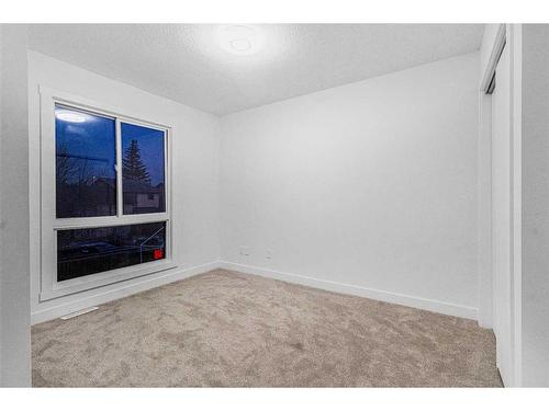 414 Templeview Drive Ne, Calgary, AB - Indoor Photo Showing Other Room