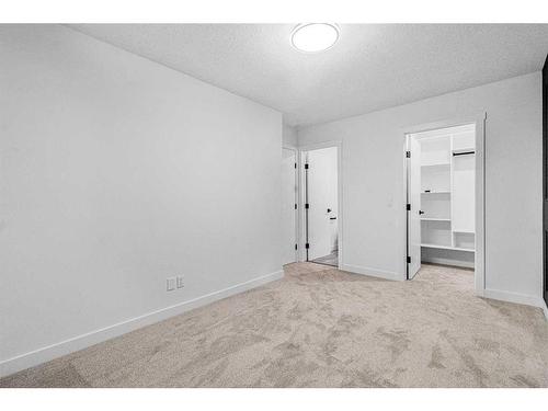 414 Templeview Drive Ne, Calgary, AB - Indoor Photo Showing Other Room