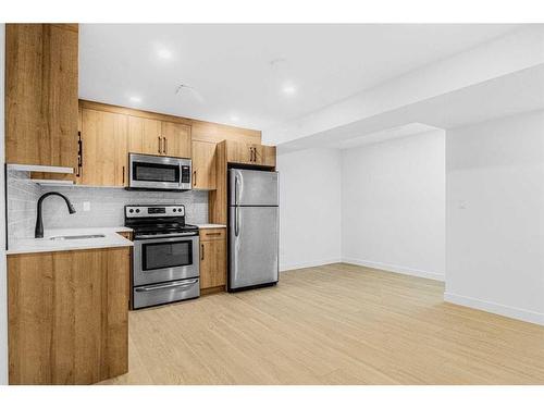 414 Templeview Drive Ne, Calgary, AB - Indoor Photo Showing Kitchen