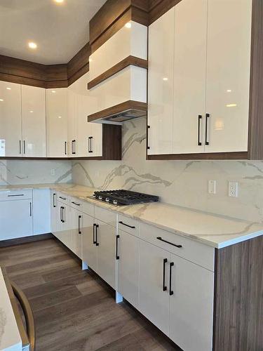 233 Wildrose Crescent, Strathmore, AB - Indoor Photo Showing Kitchen