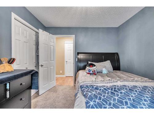 127 Brightoncrest Rise Se, Calgary, AB - Indoor Photo Showing Bedroom