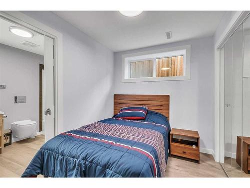 127 Brightoncrest Rise Se, Calgary, AB - Indoor Photo Showing Bedroom