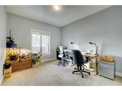 224-15 Sunset Square, Cochrane, AB - Indoor Photo Showing Office