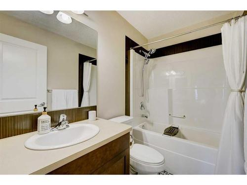 224-15 Sunset Square, Cochrane, AB - Indoor Photo Showing Bathroom