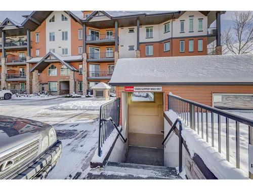 224-15 Sunset Square, Cochrane, AB - Outdoor With Facade