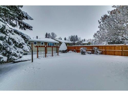 3410 Breton Close Nw, Calgary, AB - Outdoor