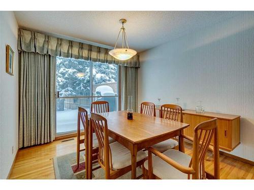 3410 Breton Close Nw, Calgary, AB - Indoor Photo Showing Dining Room