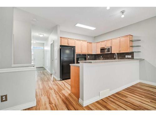 46 Tucker Circle, Okotoks, AB - Indoor Photo Showing Kitchen