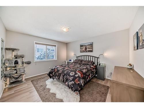 1 Harvest Oak View Ne, Calgary, AB - Indoor Photo Showing Bedroom