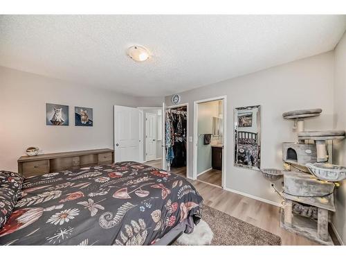 1 Harvest Oak View Ne, Calgary, AB - Indoor Photo Showing Bedroom