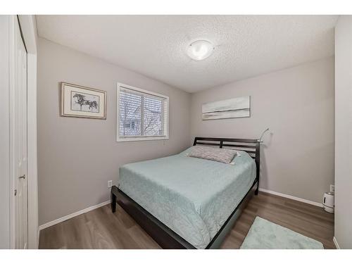 1 Harvest Oak View Ne, Calgary, AB - Indoor Photo Showing Bedroom