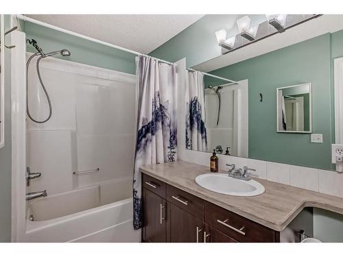 1 Harvest Oak View Ne, Calgary, AB - Indoor Photo Showing Bathroom