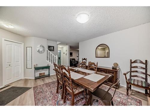 1 Harvest Oak View Ne, Calgary, AB - Indoor Photo Showing Dining Room