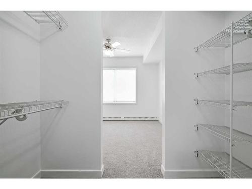 105-1408 17 Street Se, Calgary, AB - Indoor With Storage