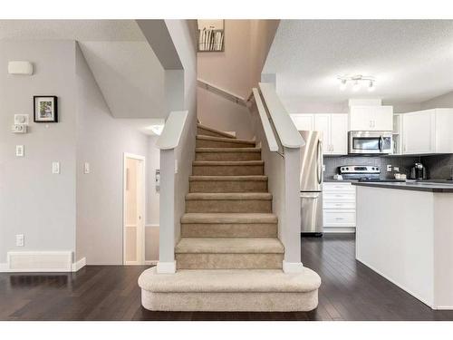 1233 New Brighton Drive Se, Calgary, AB - Indoor Photo Showing Kitchen