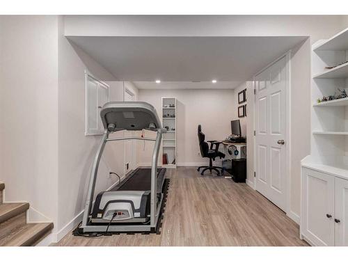 1233 New Brighton Drive Se, Calgary, AB - Indoor