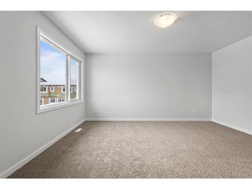 183 Wolf River Dr, Calgary, AB - Indoor Photo Showing Other Room